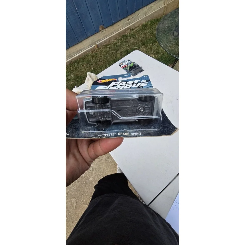 Hot Wheels signs wear